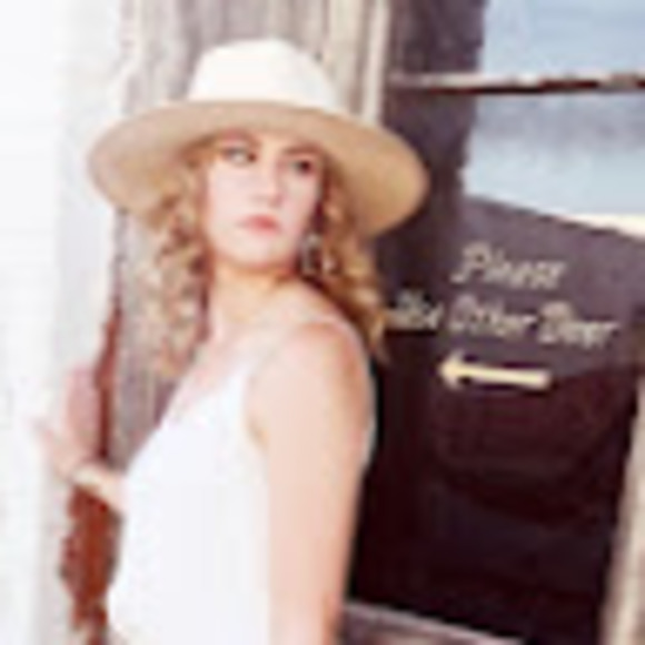 Meet your Posher, Marycaroline - Picture 1 of 1